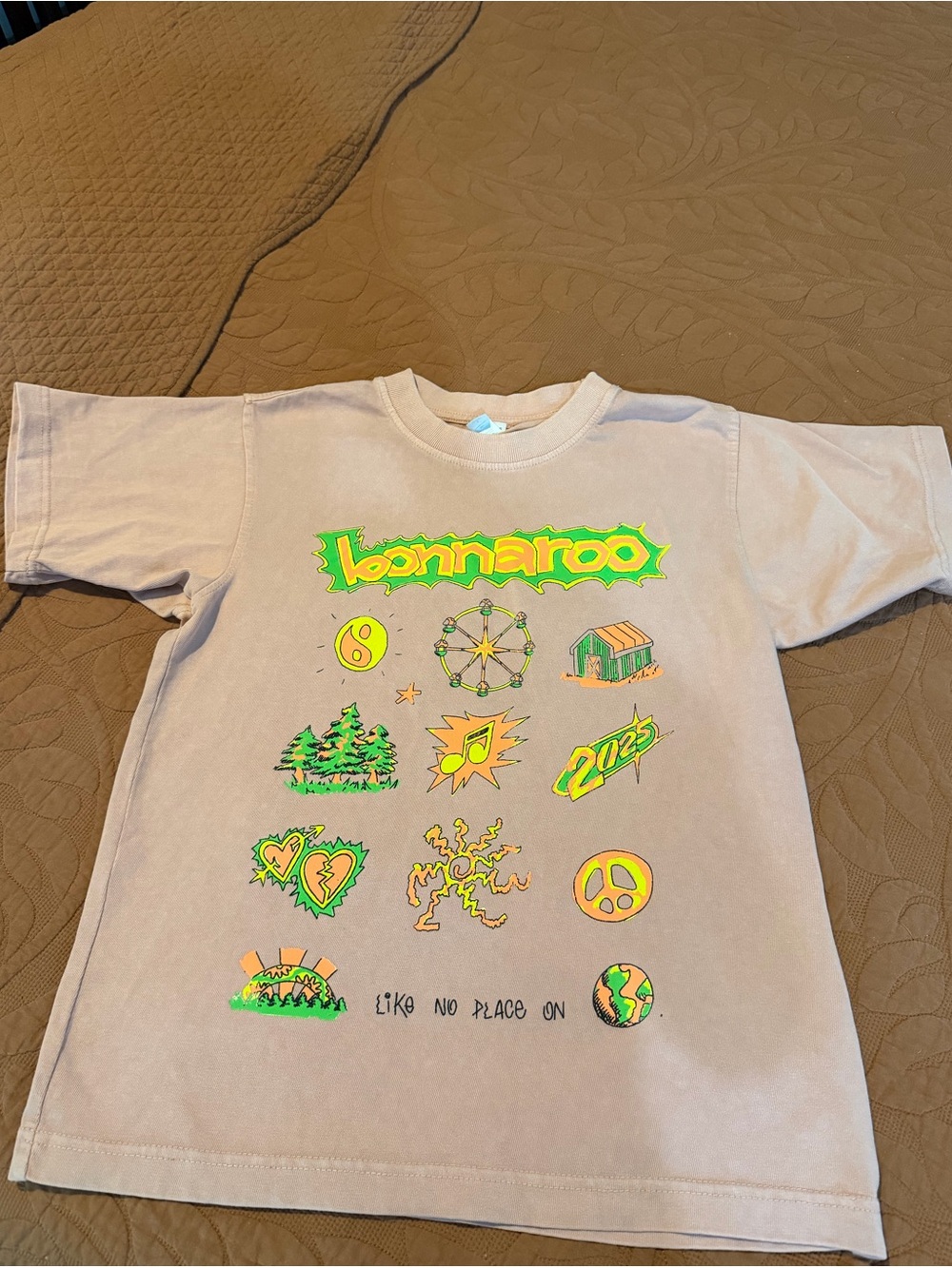 Bonnaroo Music Fest. 2026 Women’s Graphic Tee — light Pink with Neon Green. Smal